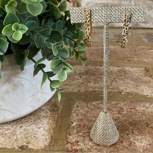 Vintage | Gold Tone Textured Drop / Dangle Earrings